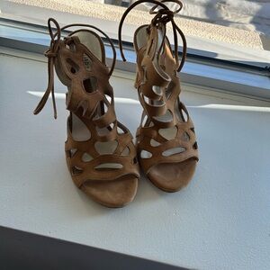 Stuart Weitzman  Women's Tan Gladiator Sandals